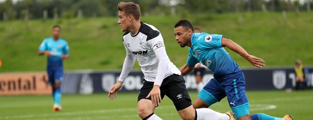 Tiền vệ trụ Coquelin cũng đã trở lại sau chấn thương