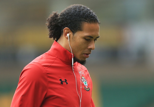 Bom tấn Virgil van Dijk sắp nổ