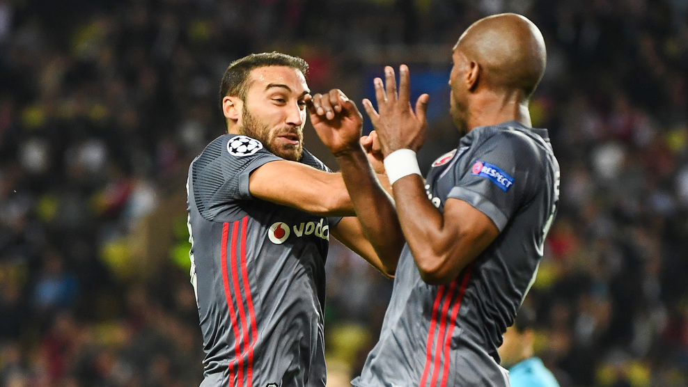 Cenk Tosun ghi hai bàn trận này.
