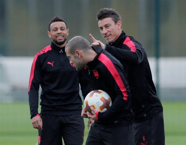 Arsenal tập luyện chuẩn bị cho trận đấu với Sao Đỏ Beograd tại Europa League