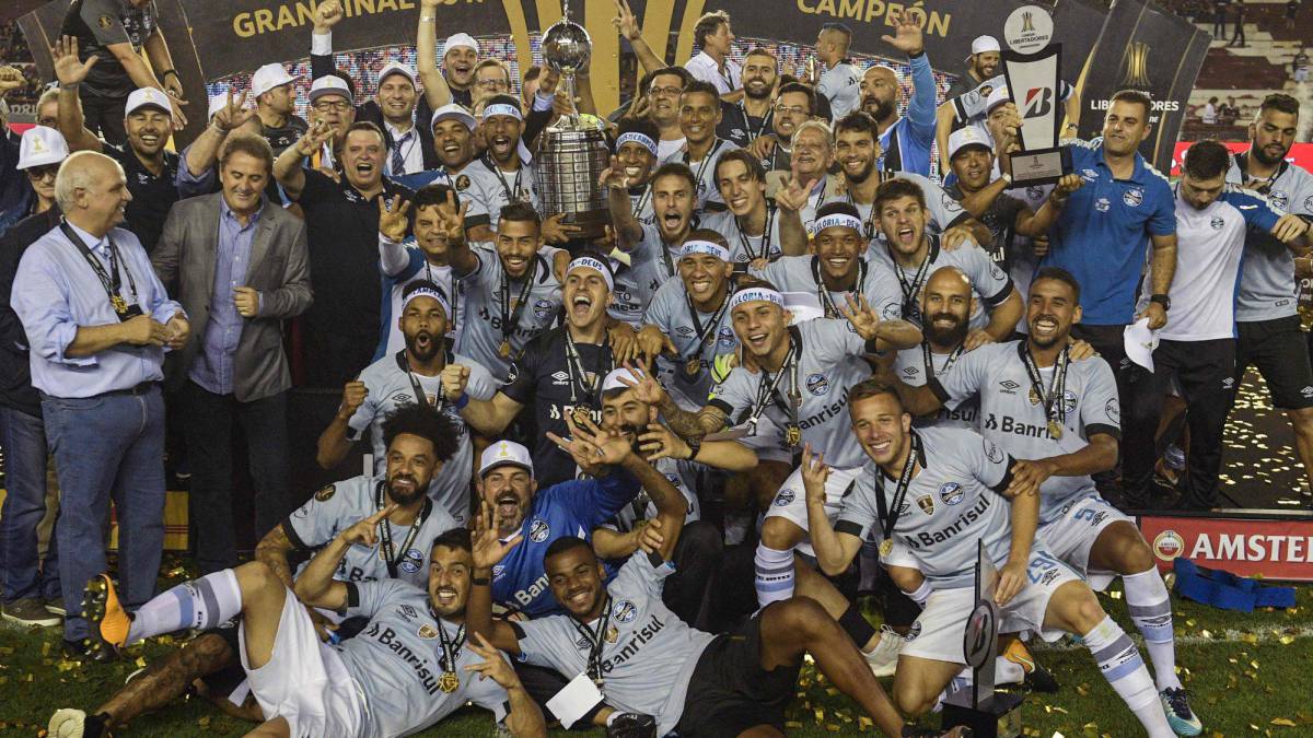 Gremio cũng trở thành đội bóng thứ 3 của Brazil có được số danh hiệu nhiều nhất ở Libertadores, bên cạnh Sao Paulo và Santos.