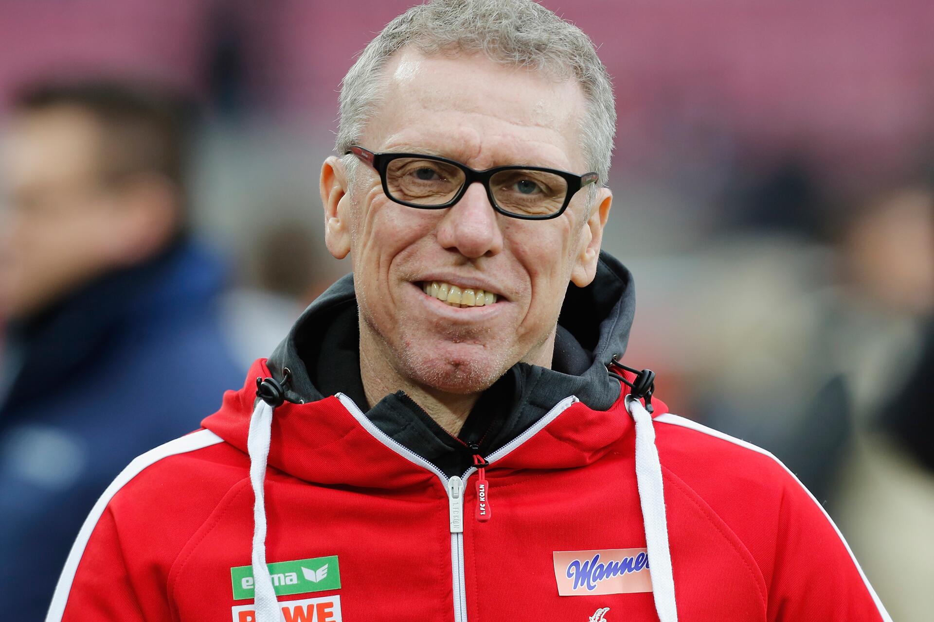 HLV người Áo, Peter Stöger (51 tuổi) vừa bị Cologne sa thải tuần trước