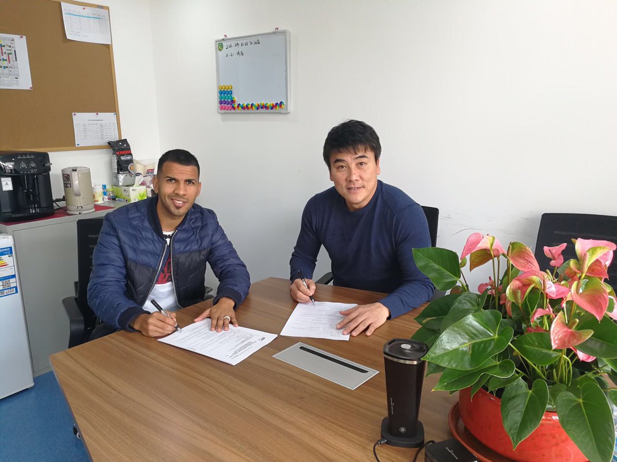 Jonathan Viera ký hợp đồng với Beijing Guoan (Bắc Kinh Quốc An)
