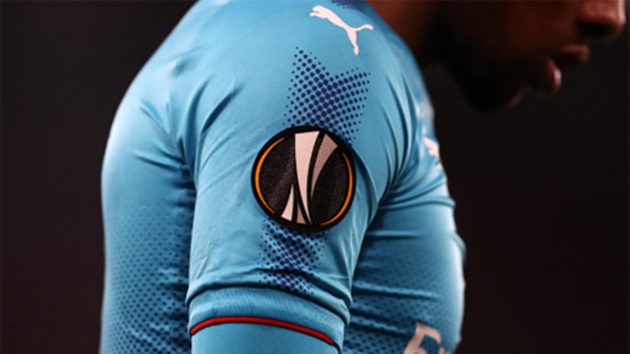 Cùng với adidas, Arsenal đang tiến gần tới thỏa thuận tài trợ tay áo thi đấu trị giá 10 triệu bảng/năm.