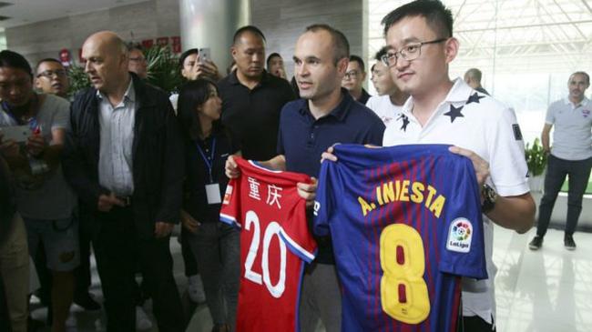 Iniesta còn đóng vai trò quan trọng trong việc phát triển bóng đá trẻ ở CLB Trung Quốc này.