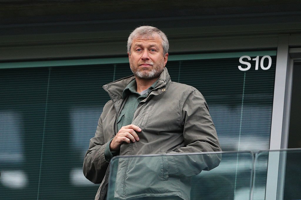 Abramovich, tên đầy đủ là Roman Arkadievich Abramovich, 51 tuổi, là một tỷ phú dầu mỏ người Nga gốc Do Thái
