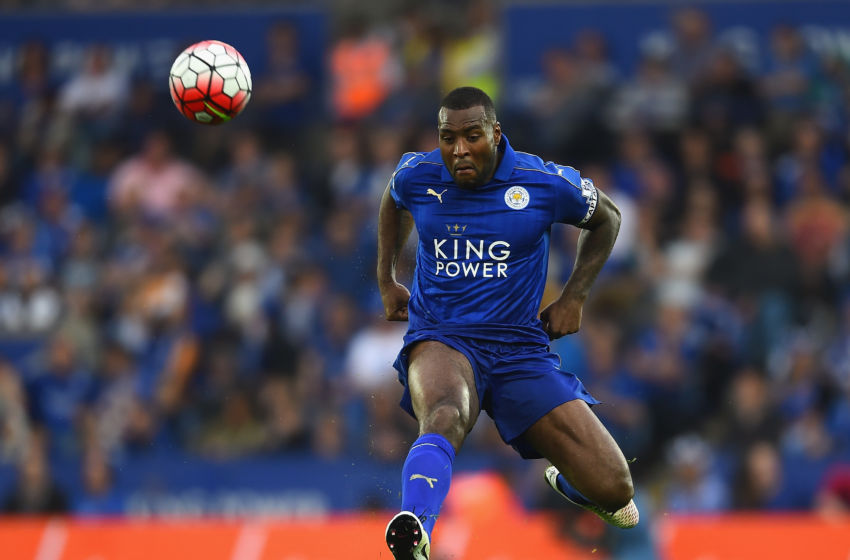 Wes Morgan. Giống như Terry, Morgan có thừa kinh nghiệm ở đấu trường khắc nghiệt như Ngoại hạng Anh. Hình ảnh mạnh mẽ của anh trong mùa giải trước có thể tiếp diễn trong tương lai gần, anh cũng đã cam kết ở lại Leicester với bản hợp đồng vừa mới gia hạn. Ảnh: Internet.