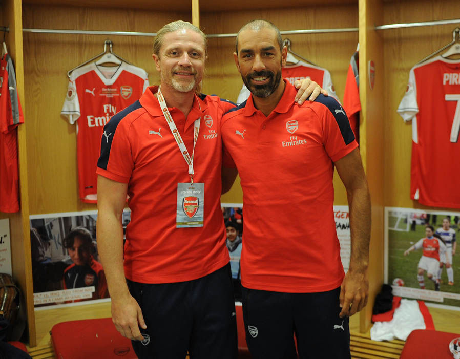 Ảnh bài viết Pires, Ljungberg, Kolo, Hoyte tề tựu đông đủ trong màu áo Arsenal