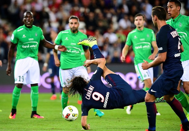 Cavani được tung vào sân nhưng hàng công của PSG vẫn không có thêm bàn thắng. Ảnh: Internet.
