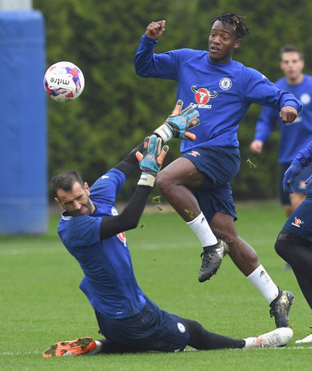 Tiền đạo Michy Batshuayi có thể được tung vào sân ngay từ đầu. Ảnh: Internet.