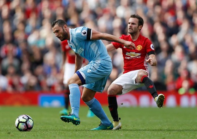 18. Erik Pieters (28 tuổi, Stoke City) - 34,65 km/h. Ảnh: Internet.