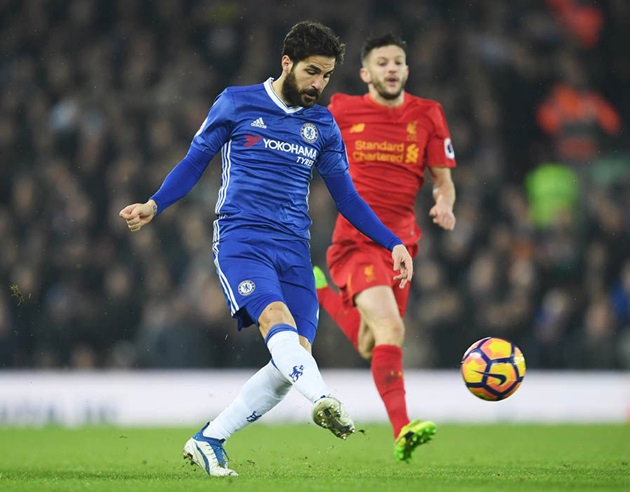 2. Cesc Fabregas - Chelsea - 48,77 đường chuyền mỗi trận. Ảnh: Express.