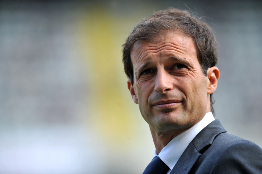 Barca phủ nhận việc bổ nhiệm Allegri.