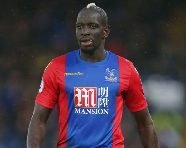 Sakho vẫn chưa thể rời Liverpool. Ảnh: Metro.