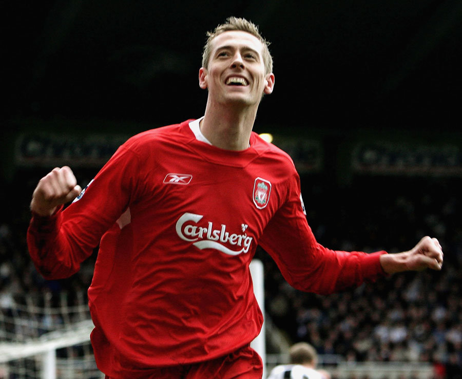 17. Peter Crouch - 22 bàn. Ảnh: Daily Star.