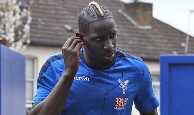 Sakho được Liverpool mang ra làm người trao đổi với Van Dijk. Ảnh: Express.