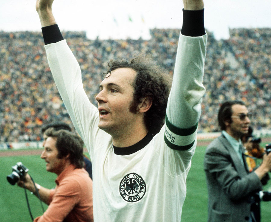 8. Franz Beckenbauer - 409 phiếu bình chọn. Ảnh: Daily Star.