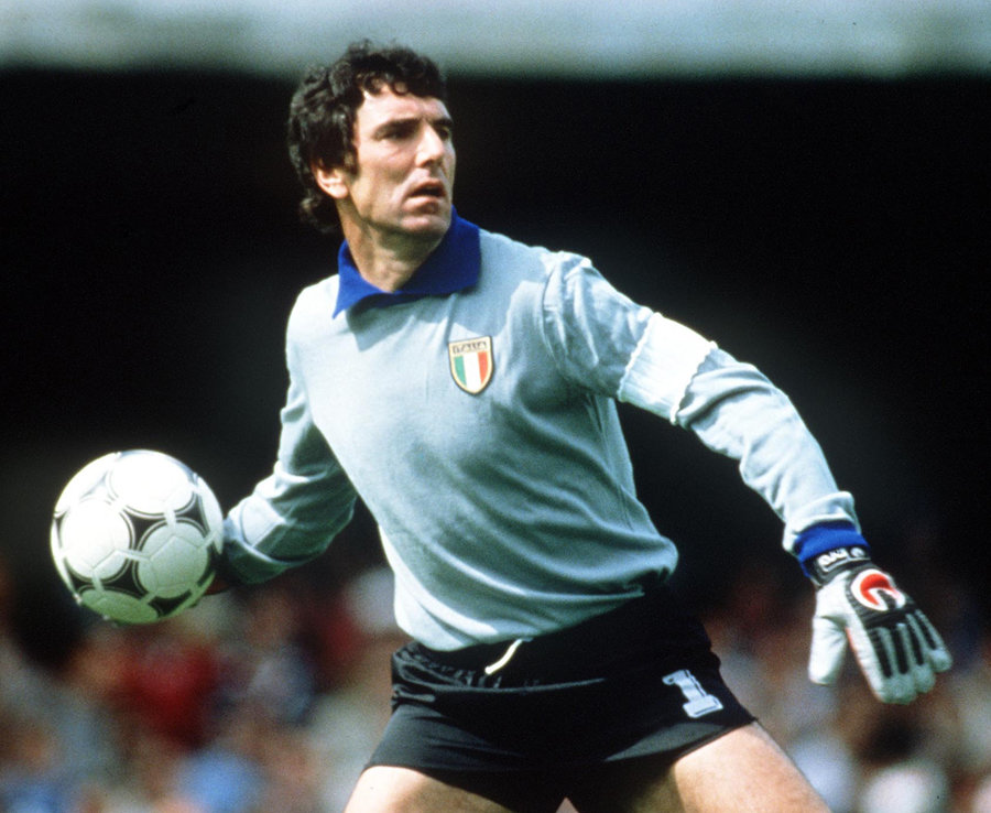 Dino Zoff - Thi đấu chuyên nghiệp giai đoạn 1961 - 1983. Ảnh: Daily Star.
