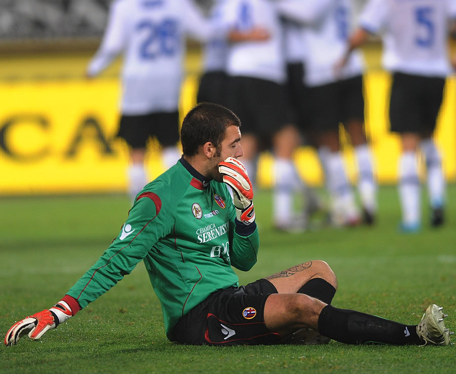 Emiliano Viviano - 5,95 triệu bảng từ Brescia đến Inter năm 2009. Ảnh: Daily Star.
