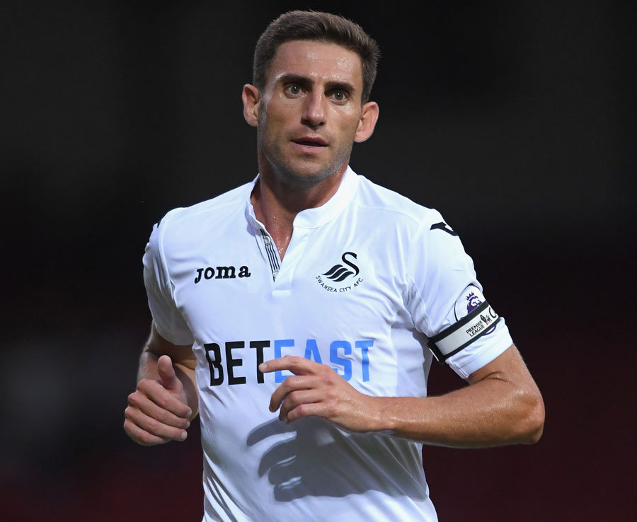 8. Swansea City - Angel Rangel - Gắn bó với đội từ ngày 1 tháng 7 năm 2007. Ảnh: Daily Star.