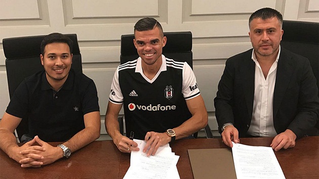 Trung vệ: Pepe (đến Besiktas): miễn phí.