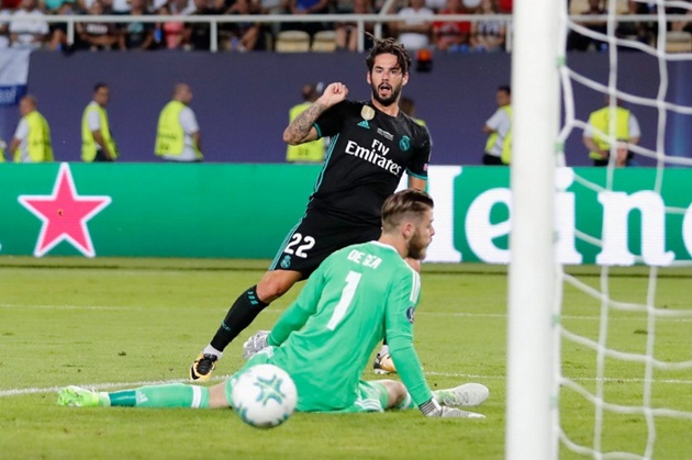 Đầu hiệp hai, Isco nâng tỷ số lên 2-0.