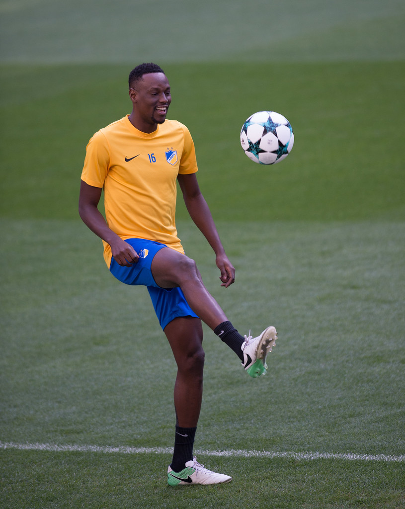 Vincius Oliveira cũng rất hào hứng khi được tập trên một sân đấu hoành tráng như Bernabeu.