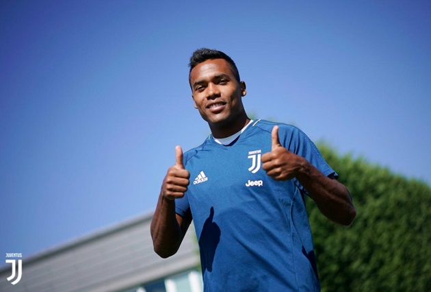 Alex Sandro đang rất sung sức sau một vài ngày bị sốt cách đây không lâu. Ảnh: Juventus.