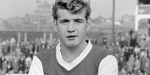 Joe Baker - 100 bàn.