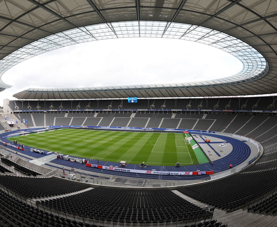 9. Hertha Berlin - Sân nhà: Olympic Berlin - Trận có đông khán giả nhất: 71.212.