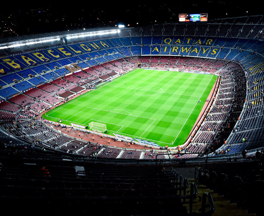 7. Barcelona - Sân nhà: Camp Nou - Trận có đông khán giả nhất: 74.397.