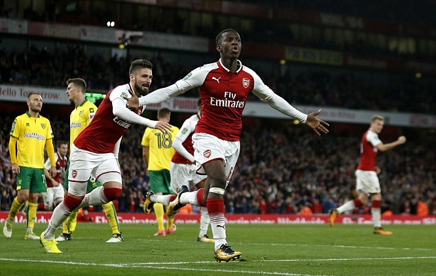 Nketiah ăn mừng bàn thắng vào lưới Norwich.