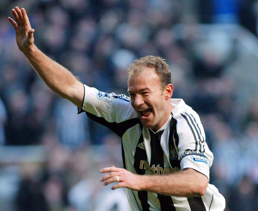 17. Alan Shearer (Blackburn, Newcastle): 64 lần kiến tạo. Ảnh: Daily Star.