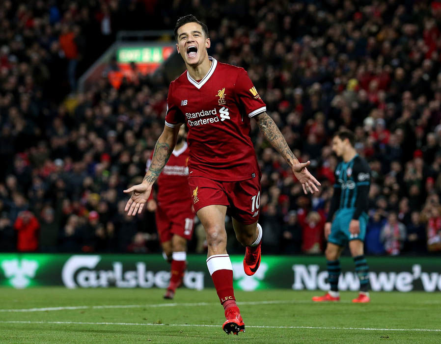 Cánh trái: Philippe Coutinho. Gạt bỏ mọi rắc rối trong giai đoạn đầu mùa, Coutinho tiếp tục trở thành linh hồn trong lối chơi của Liverpool. Cầu thủ người Brazil cũng là mối nguy hiểm thường trực cho Sevilla trong lần chạm trán sắp tới.