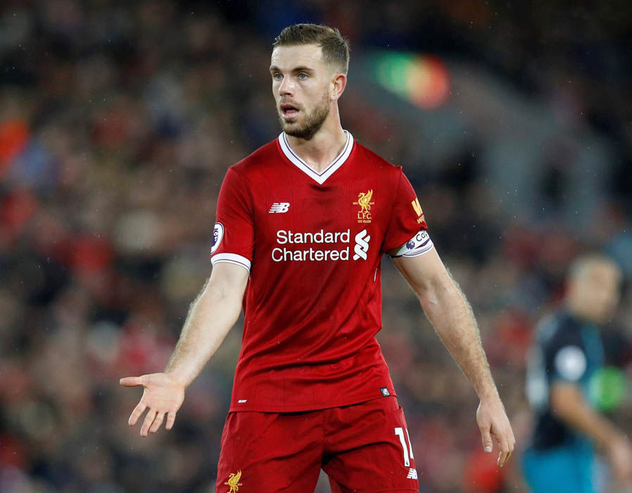 Tiền vệ trung tâm: Jordan Henderson. Henderson vẫn một thành viên quan trọng trong đội hình Liverpool và hiện tại anh đã sẵn sàng thi đấu trận tiếp theo cho The Kop.