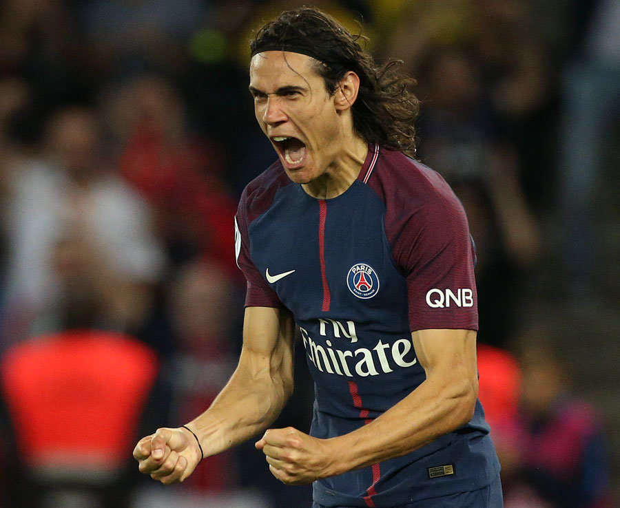 Edinson Cavani (PSG) - Một ý tưởng điên rồ những không phải là phi lý. Cavani đang phải sống cảnh 'bằng mặt mà không bằng lòng' với Neymar tại PSG và rất có thể phải ra đi trong tương lai. Nhưng liệu anh có 'hạ mình' để đến Everton?