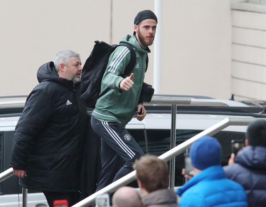 David De Gea ra dấu sẵn sàng cho trận đấu đêm nay.