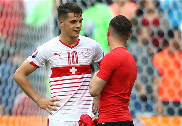 Ảnh bài viết Granit Xhaka gợi lại chuyện cũ, fan M.U đau lòng