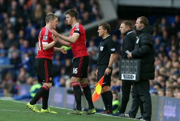 Schweinsteiger và Carrick sẽ có chỗ đứng thời Mourinho? Ảnh: Internet.