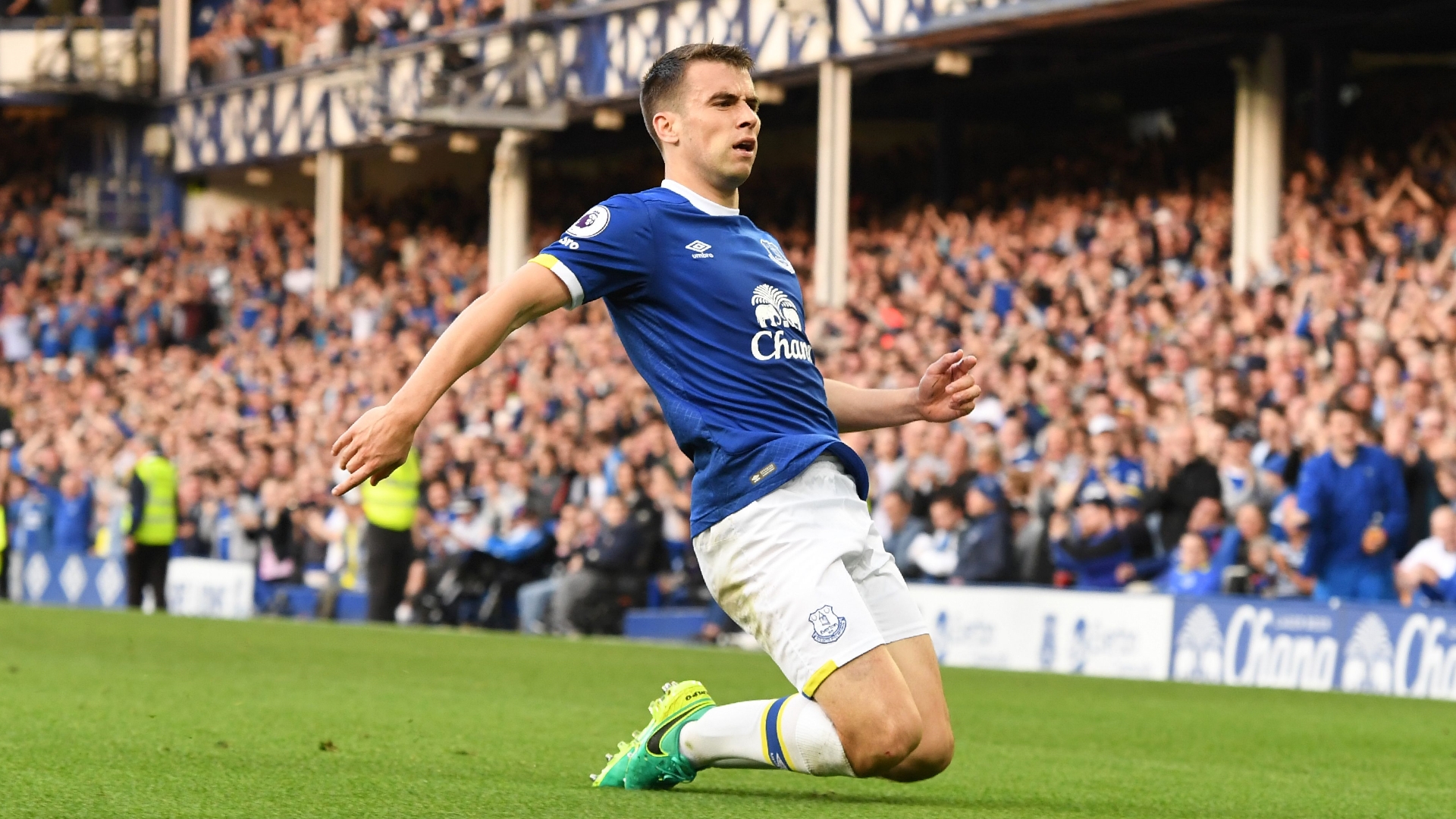 seamus-coleman-everton_10oavnpx2c2he1lkgxhrtc1sc1