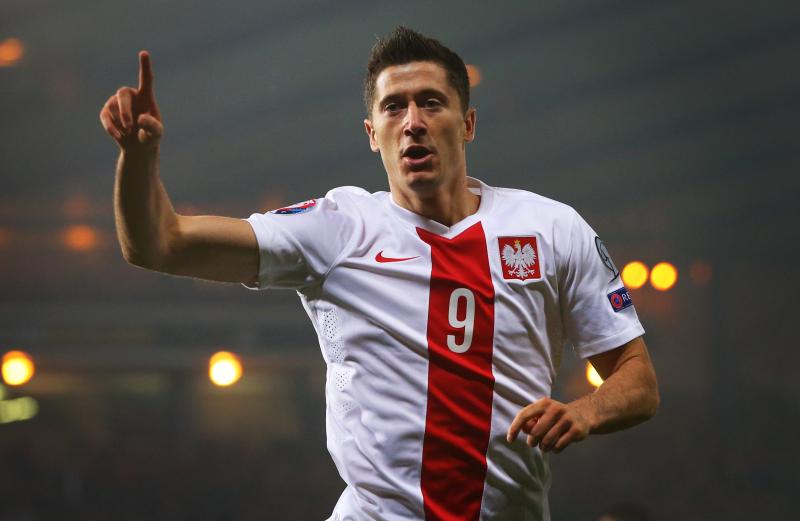 27. Robert Lewandowski (Bayern, 28 tuổi, 70.4 triệu euro)
