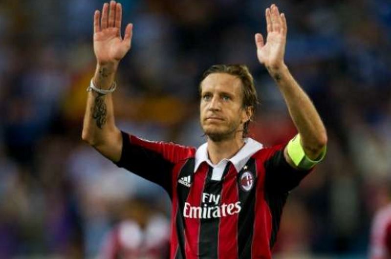 MASSIMO AMBROSINI | 1995-2013 | 489 trận, 36 bàn thắng
