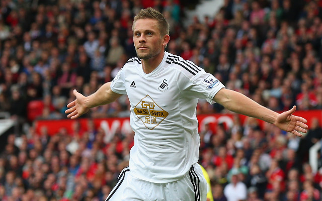 9. Gylfi Sigurdsson (27 tuổi, Swansea): 20x – 8 bàn thắng, 12 kiến tạo