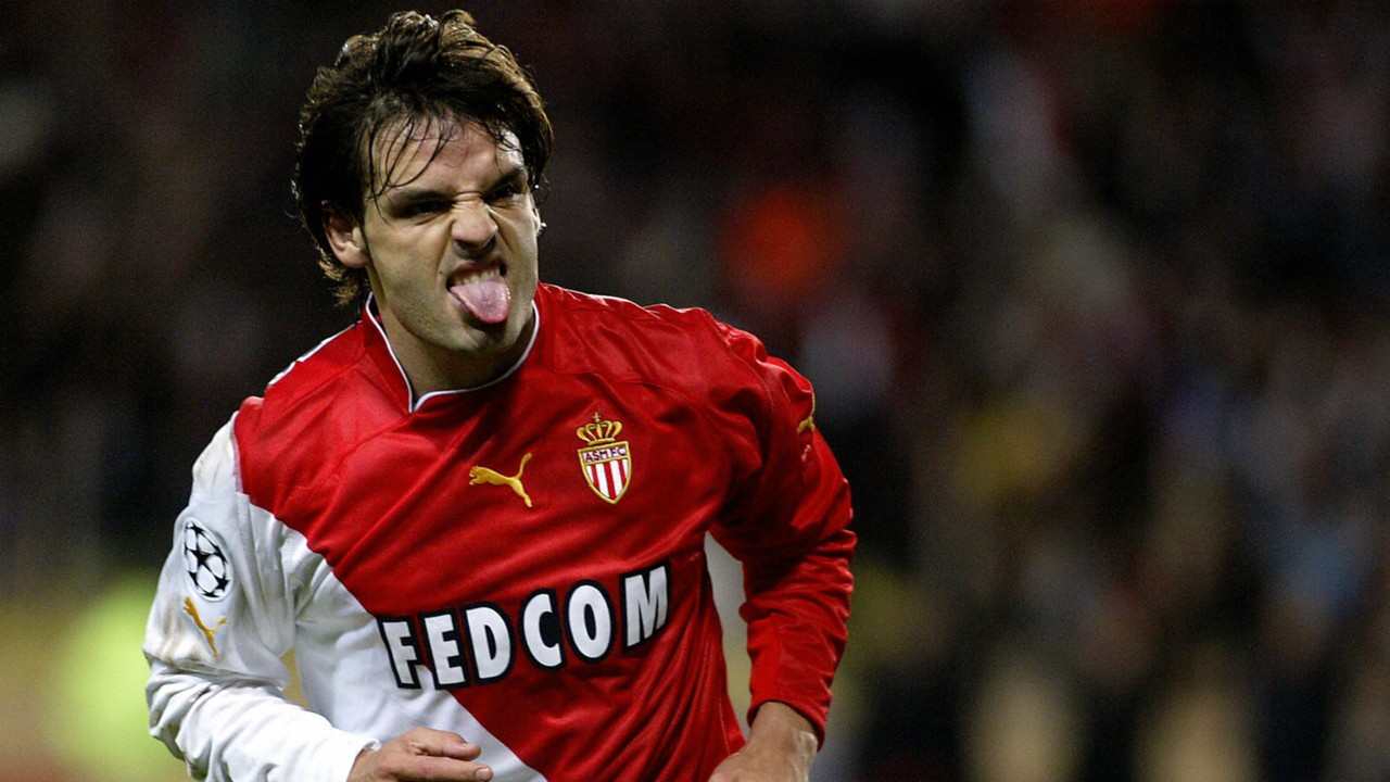 11. Trung phong: Fernando Morientes – 40 tuổi - đã giải nghệ