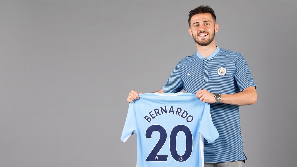 Bernardo Silva tươi tắn khoe áo tại Man City - Bóng Đá