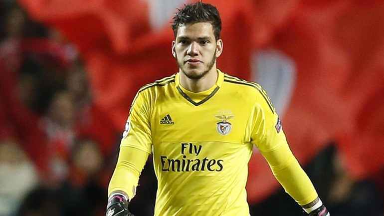 1. Ederson (đến Man City, 40 triệu)