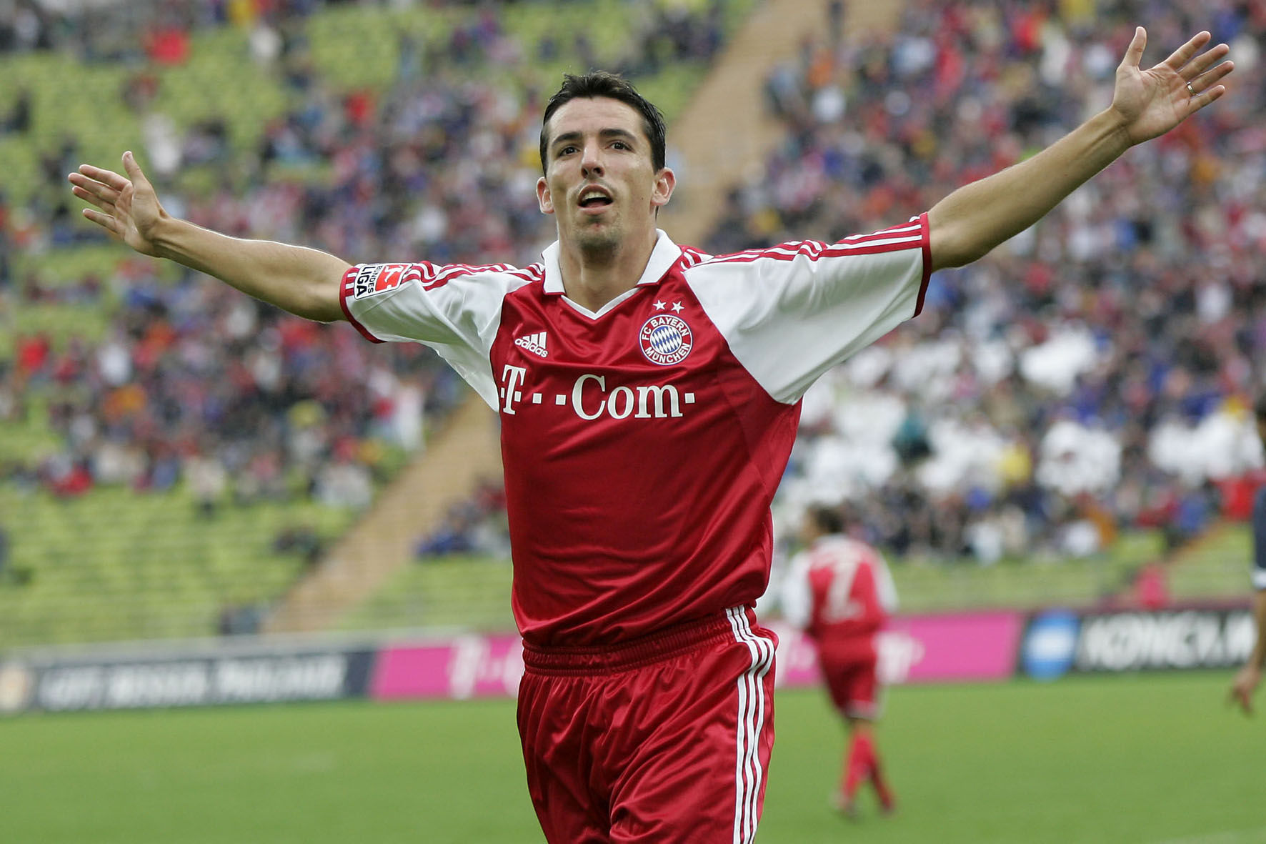 16. Roy Makaay, 19 triệu euro, từ Deportivo