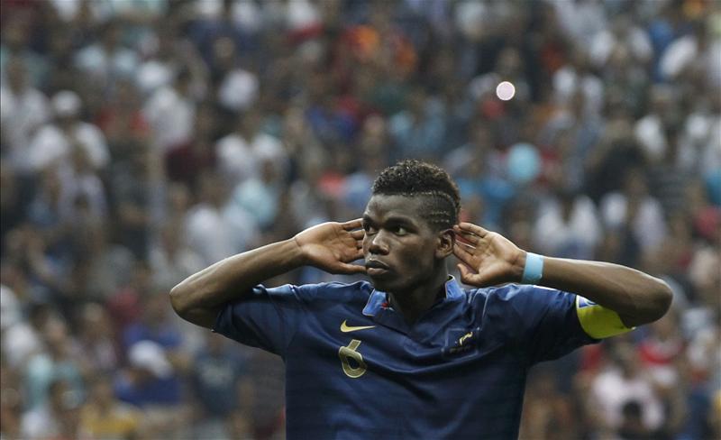 Tiền vệ trung tâm: Paul Pogba (Man United)