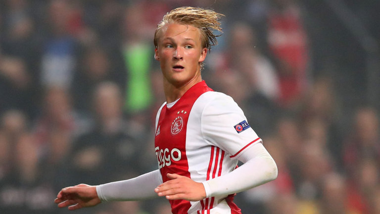 17. Kasper Dolberg (Ajax): 23.7 triệu euro