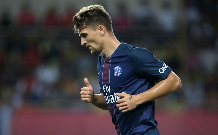 Meunier nhiều lần ngỏ ý muốn đến Ngoại hạng Anh, thi đấu cho Man Utd.